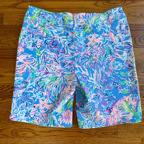 Lilly Pulitzer Pants - NWT Lilly Pulitzer All Together Now Golf Shorts